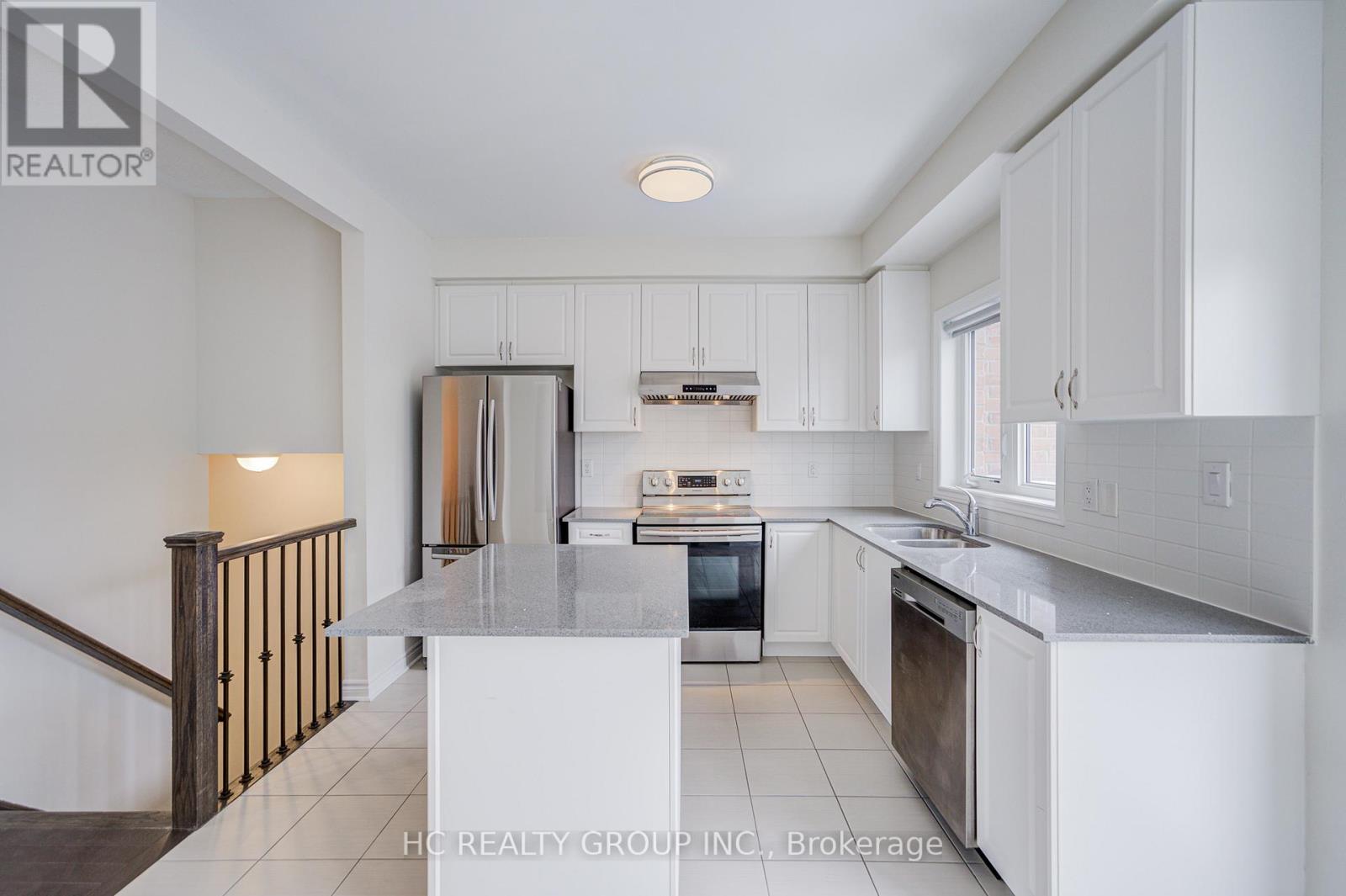 119 Gordon Circle, Newmarket, Ontario  L3Y 0C9 - Photo 7 - N12764834