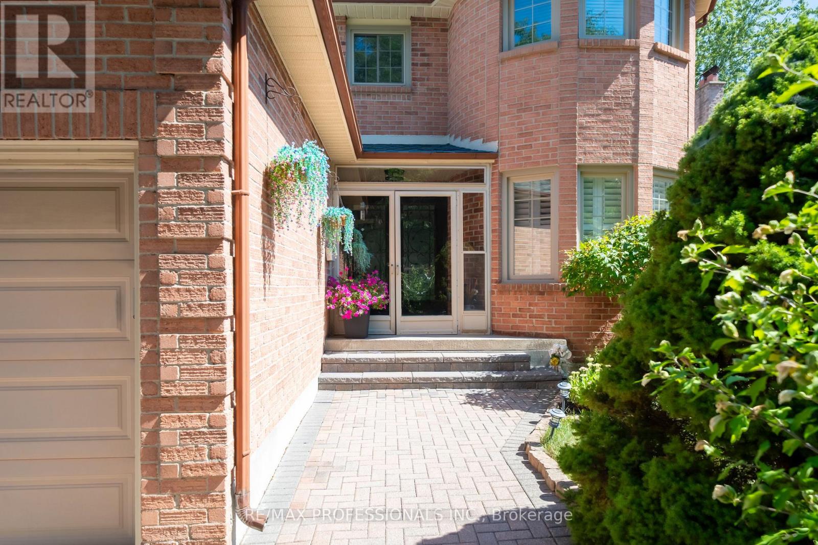 25 Sawyer Crescent, Markham (Markham Village), Ontario  L3P 5T8 - Photo 3 - N12764858