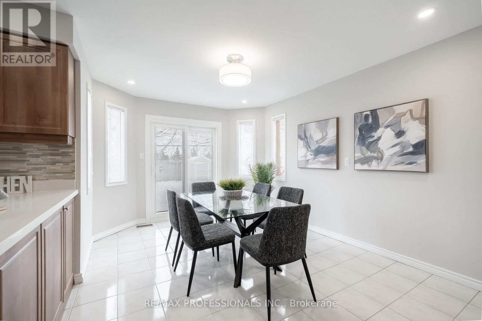 25 Sawyer Crescent, Markham (Markham Village), Ontario  L3P 5T8 - Photo 9 - N12764858