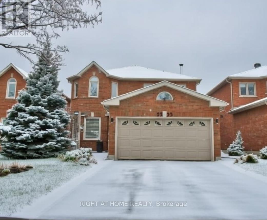 3523 Pintail Circle, Mississauga, Ontario  L5N 6C8 - Photo 2 - W12764798