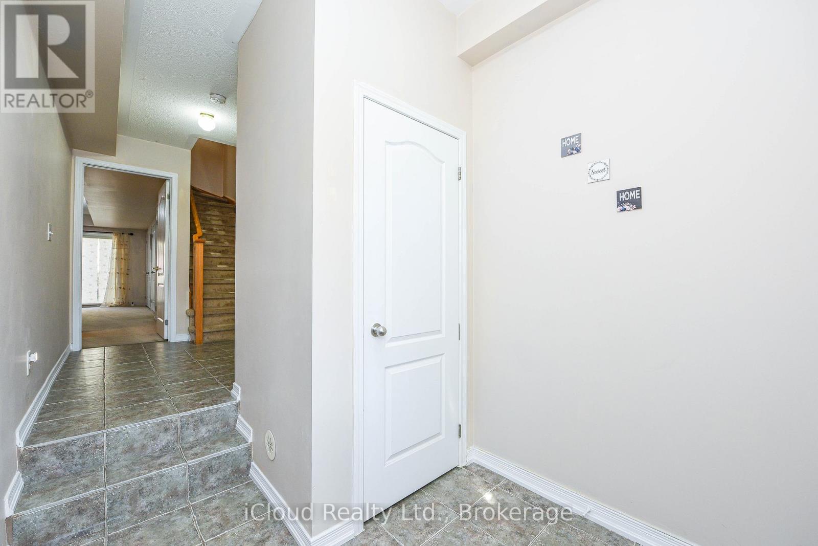 103 Cedar Lake Crescent, Brampton, Ontario  L6Y 0R1 - Photo 2 - W12764800