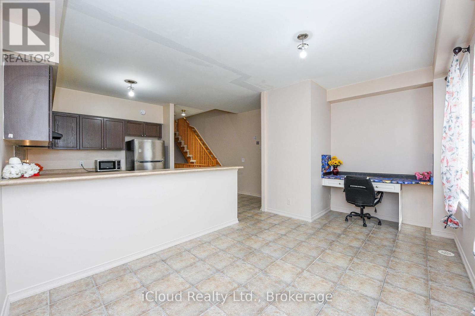 103 Cedar Lake Crescent, Brampton, Ontario  L6Y 0R1 - Photo 8 - W12764800