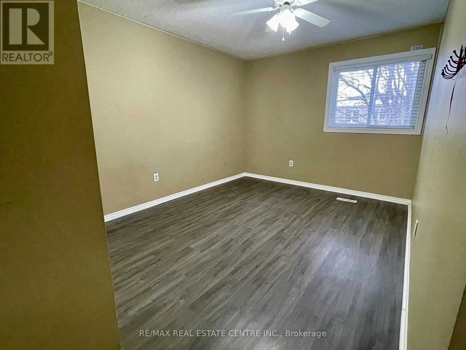 Main & 2nd Floor - 3216 Dovetail Mews, Mississauga, Ontario  L5L 5K3 - Photo 25 - W12764818