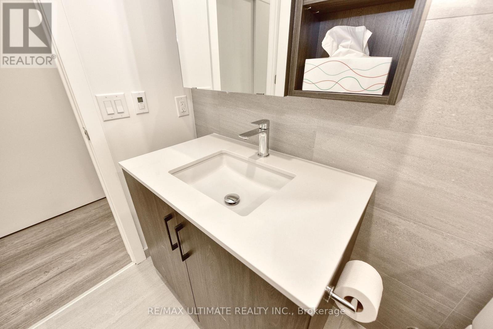 405 - 689 The Queensway, Toronto, Ontario  M8Y 0C8 - Photo 17 - W12764860