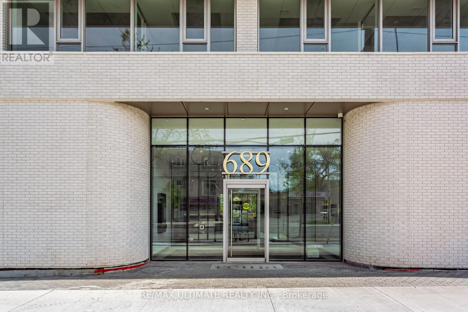 405 - 689 The Queensway, Toronto, Ontario  M8Y 0C8 - Photo 2 - W12764860