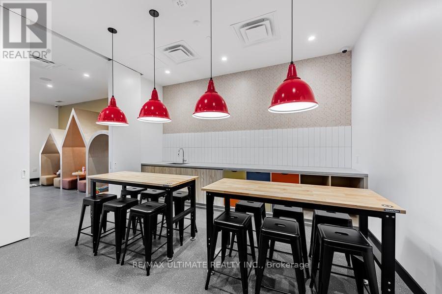 405 - 689 The Queensway, Toronto, Ontario  M8Y 0C8 - Photo 21 - W12764860