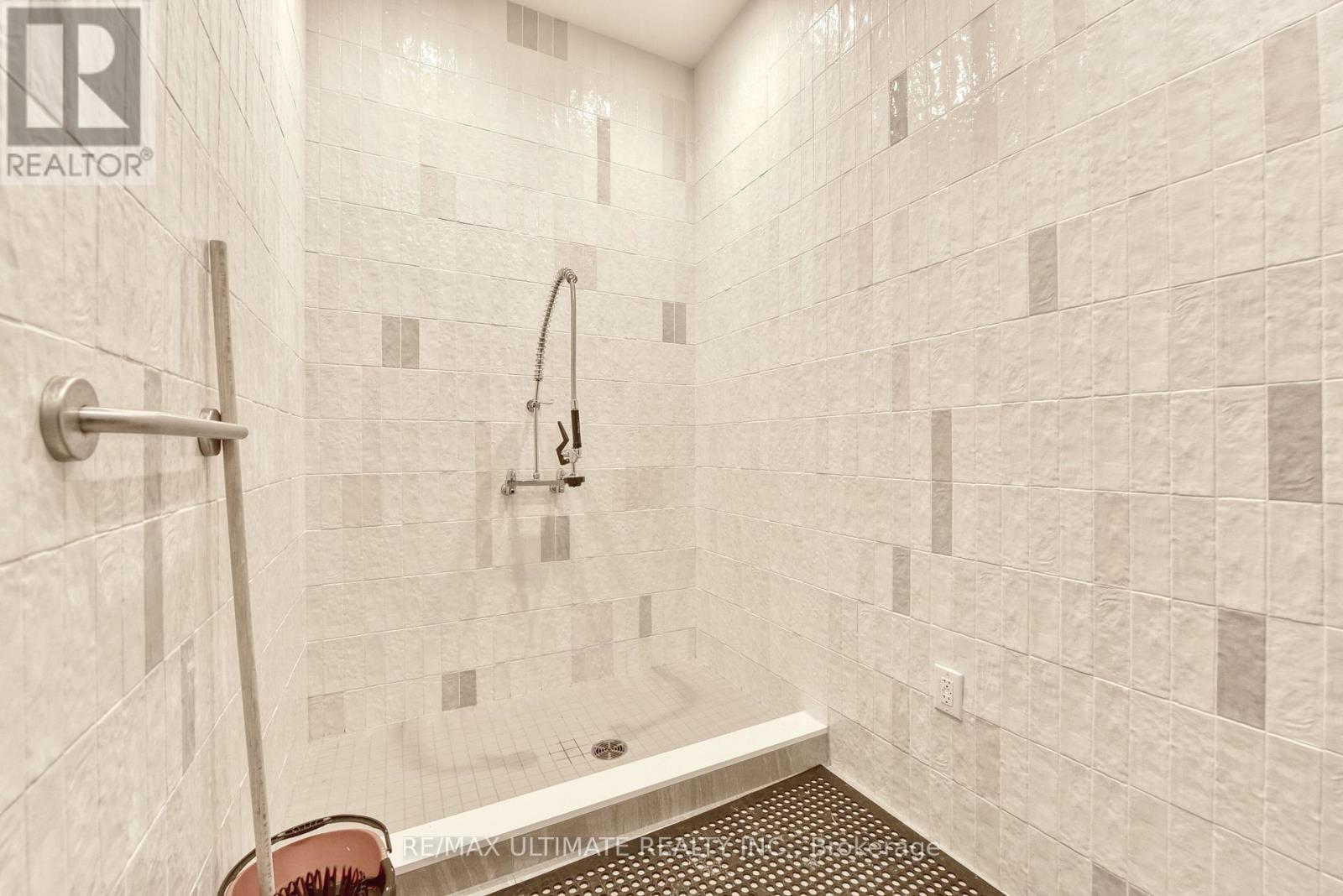 405 - 689 The Queensway, Toronto, Ontario  M8Y 0C8 - Photo 28 - W12764860