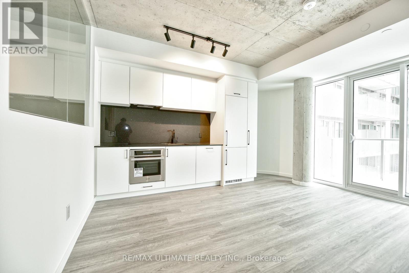 405 - 689 The Queensway, Toronto, Ontario  M8Y 0C8 - Photo 7 - W12764860