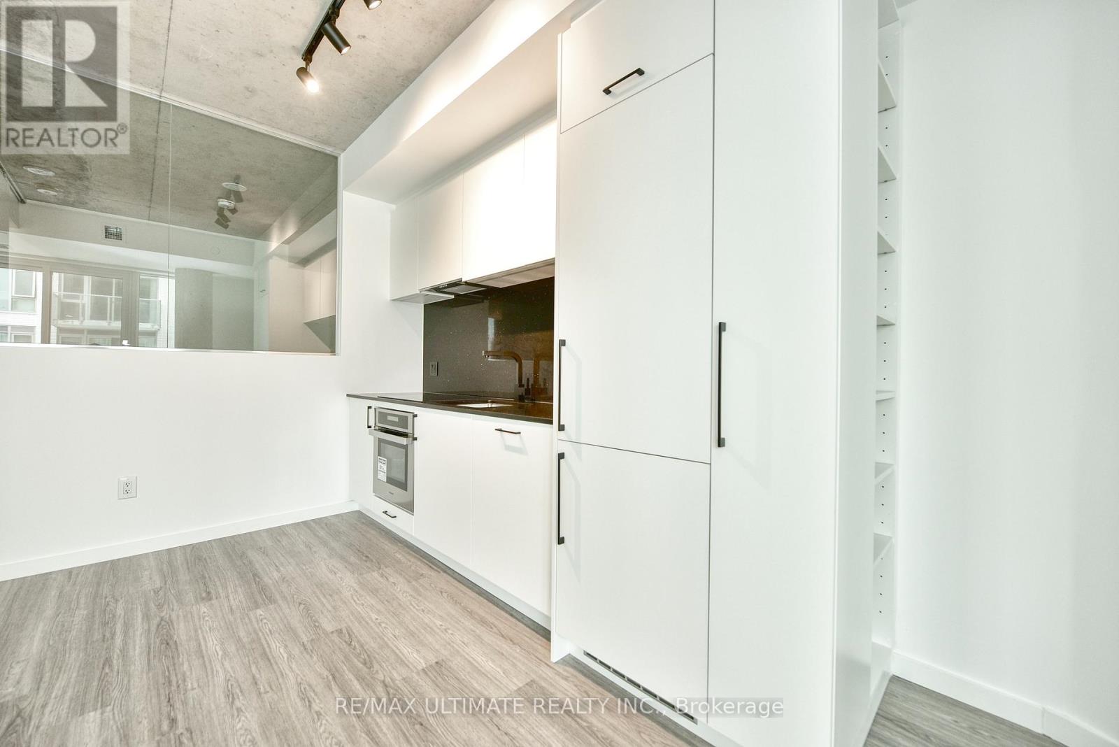 405 - 689 The Queensway, Toronto, Ontario  M8Y 0C8 - Photo 9 - W12764860