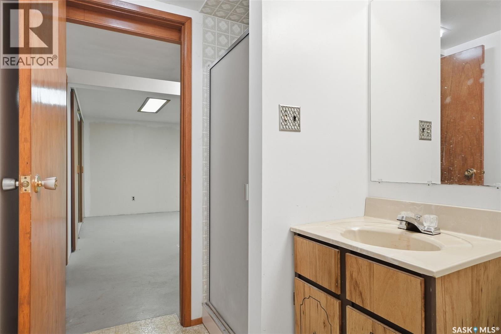 121 Simon Fraser Crescent, Saskatoon, Saskatchewan  S7H 3S9 - Photo 25 - SK028044