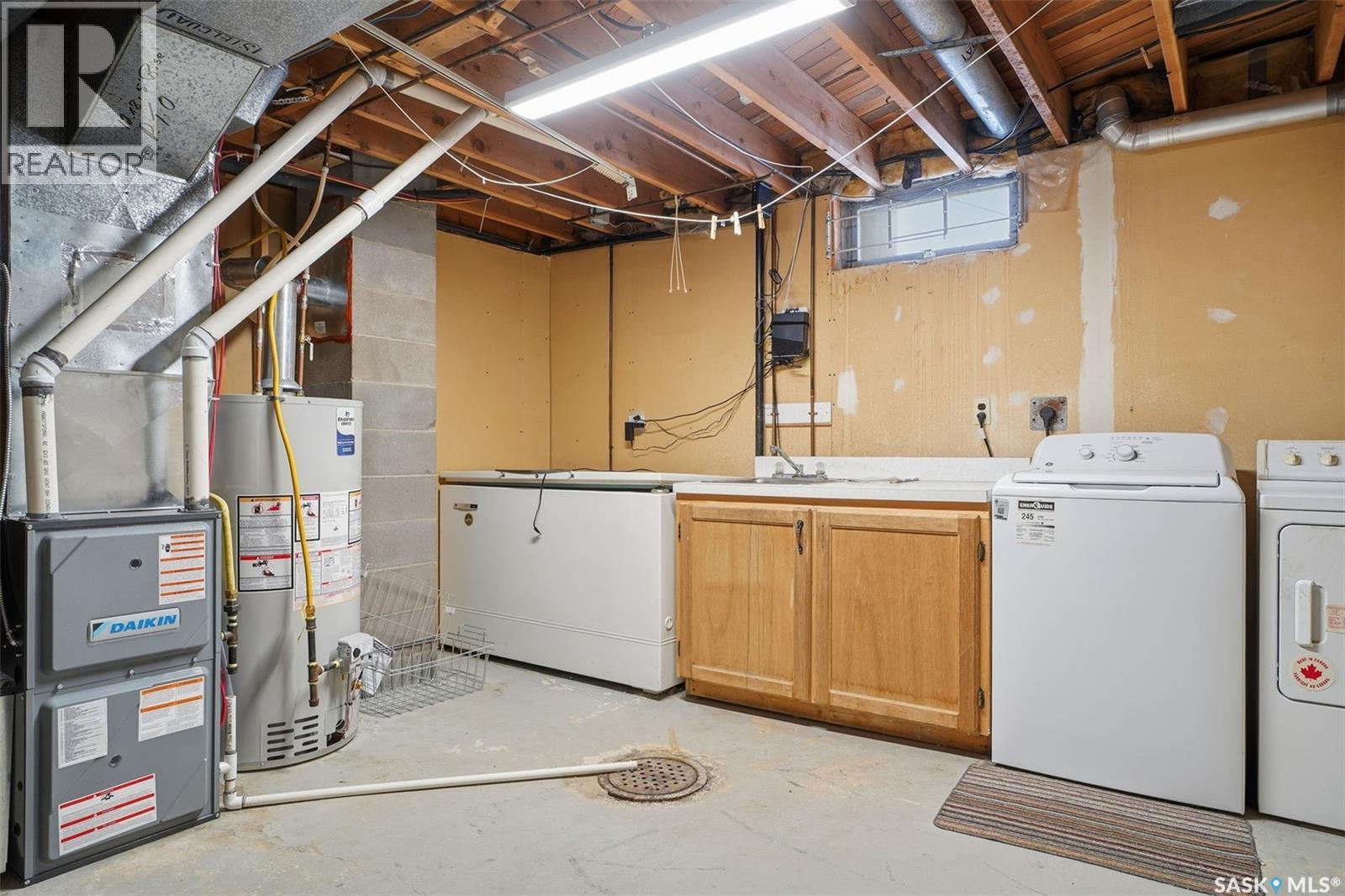 121 Simon Fraser Crescent, Saskatoon, Saskatchewan  S7H 3S9 - Photo 27 - SK028044