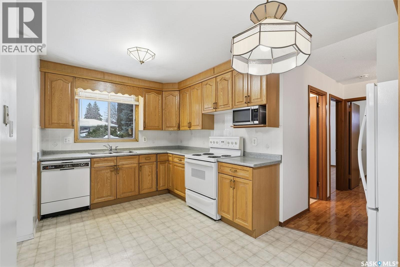 121 Simon Fraser Crescent, Saskatoon, Saskatchewan  S7H 3S9 - Photo 9 - SK028044