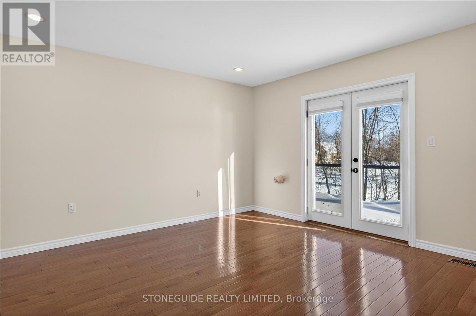 122 Fradette Avenue, Peterborough (Otonabee Ward 1), Ontario  K9J 1T5 - Photo 22 - X12764870