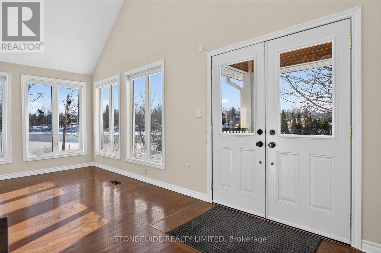 122 Fradette Avenue, Peterborough (Otonabee Ward 1), Ontario  K9J 1T5 - Photo 4 - X12764870