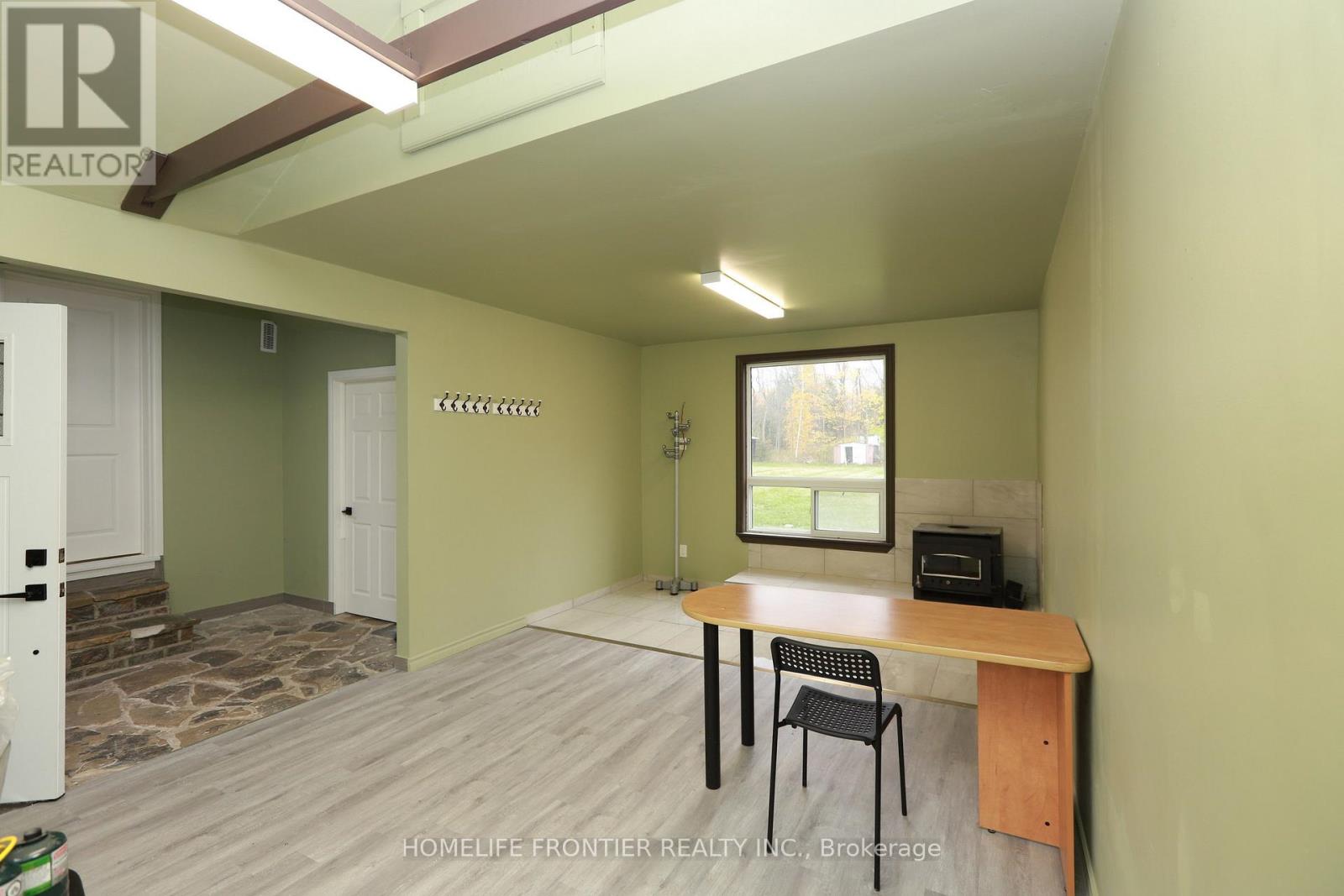 19 Betty Boulevard, Wasaga Beach, Ontario  L9Z 2Y4 - Photo 10 - S12761356