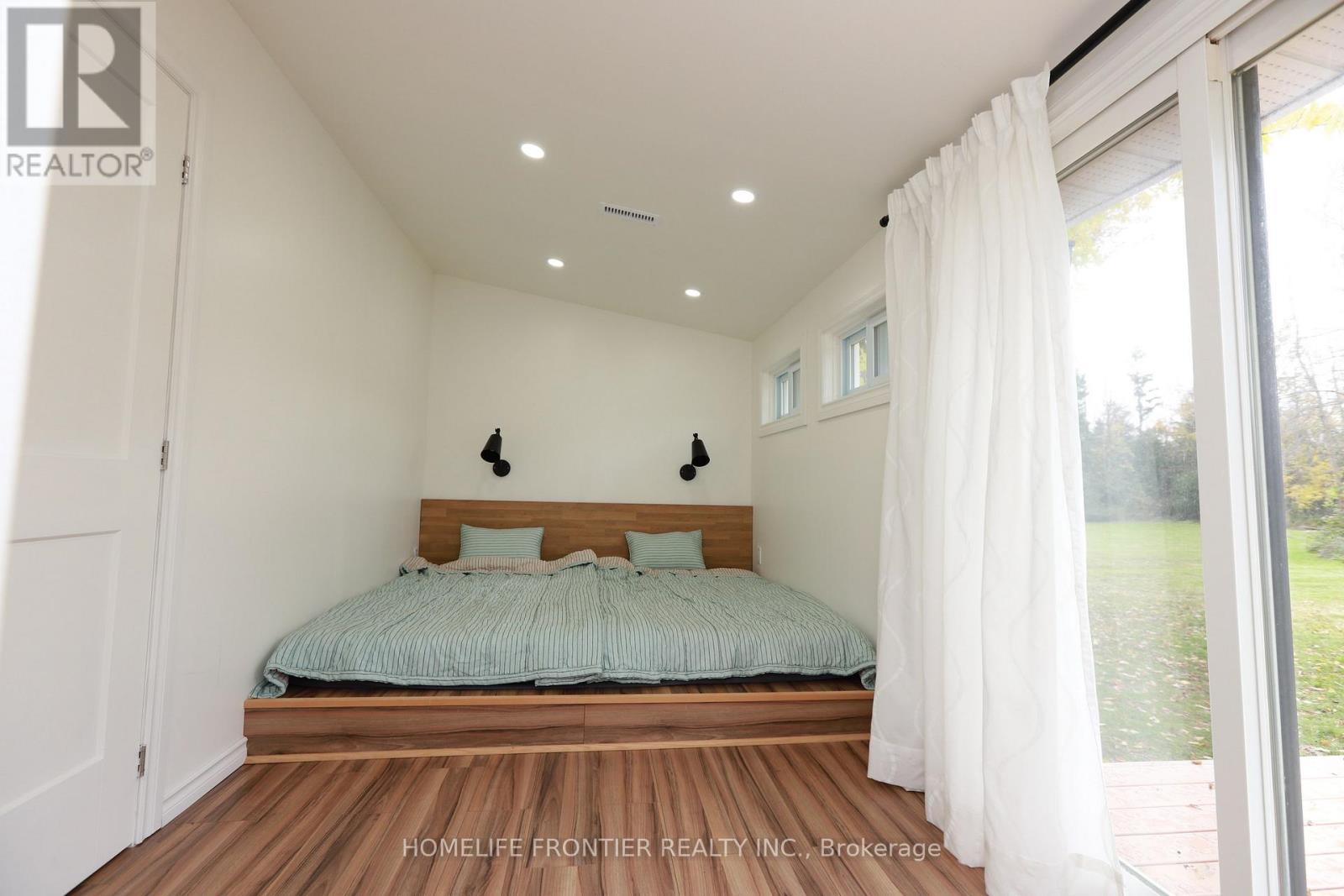 19 Betty Boulevard, Wasaga Beach, Ontario  L9Z 2Y4 - Photo 6 - S12761356