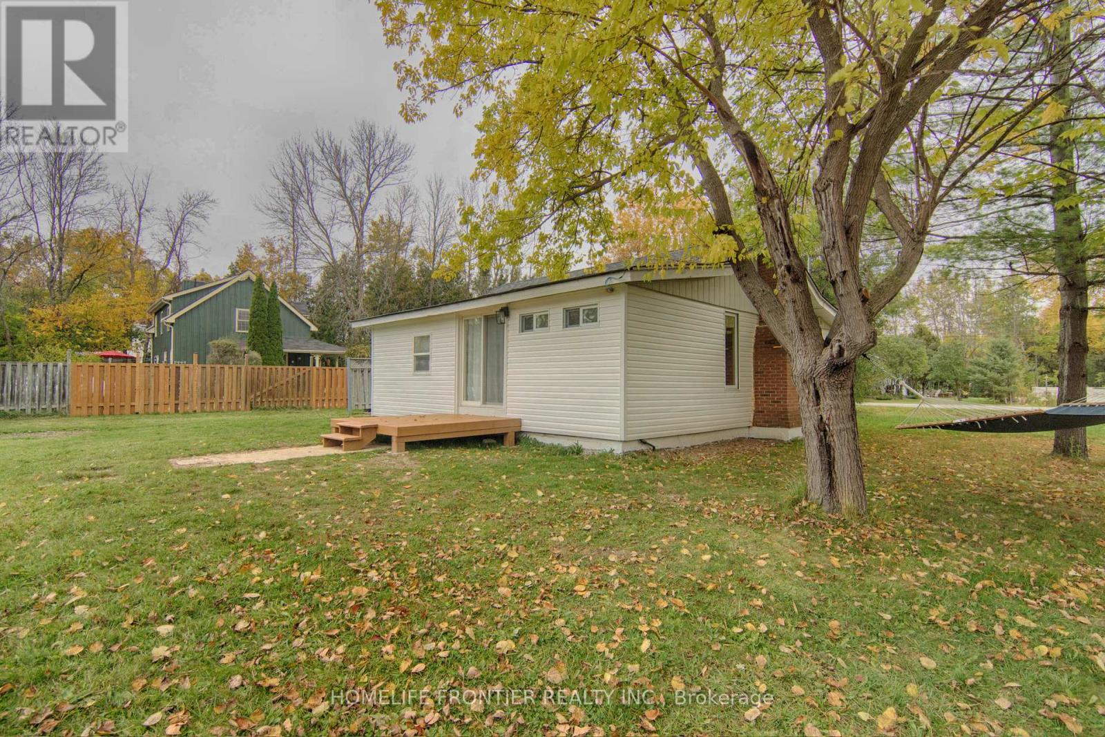 19 Betty Boulevard, Wasaga Beach, Ontario  L9Z 2Y4 - Photo 11 - S12761356