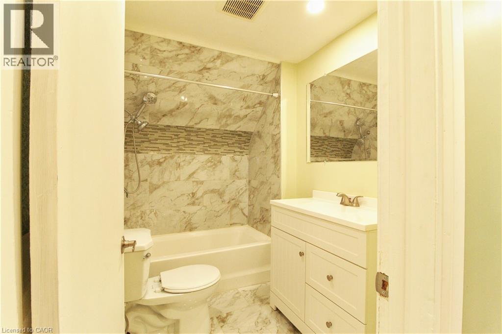 1243 Langmuir Avenue Unit# Upper, London, Ontario  N5W 2G2 - Photo 3 - 40795538