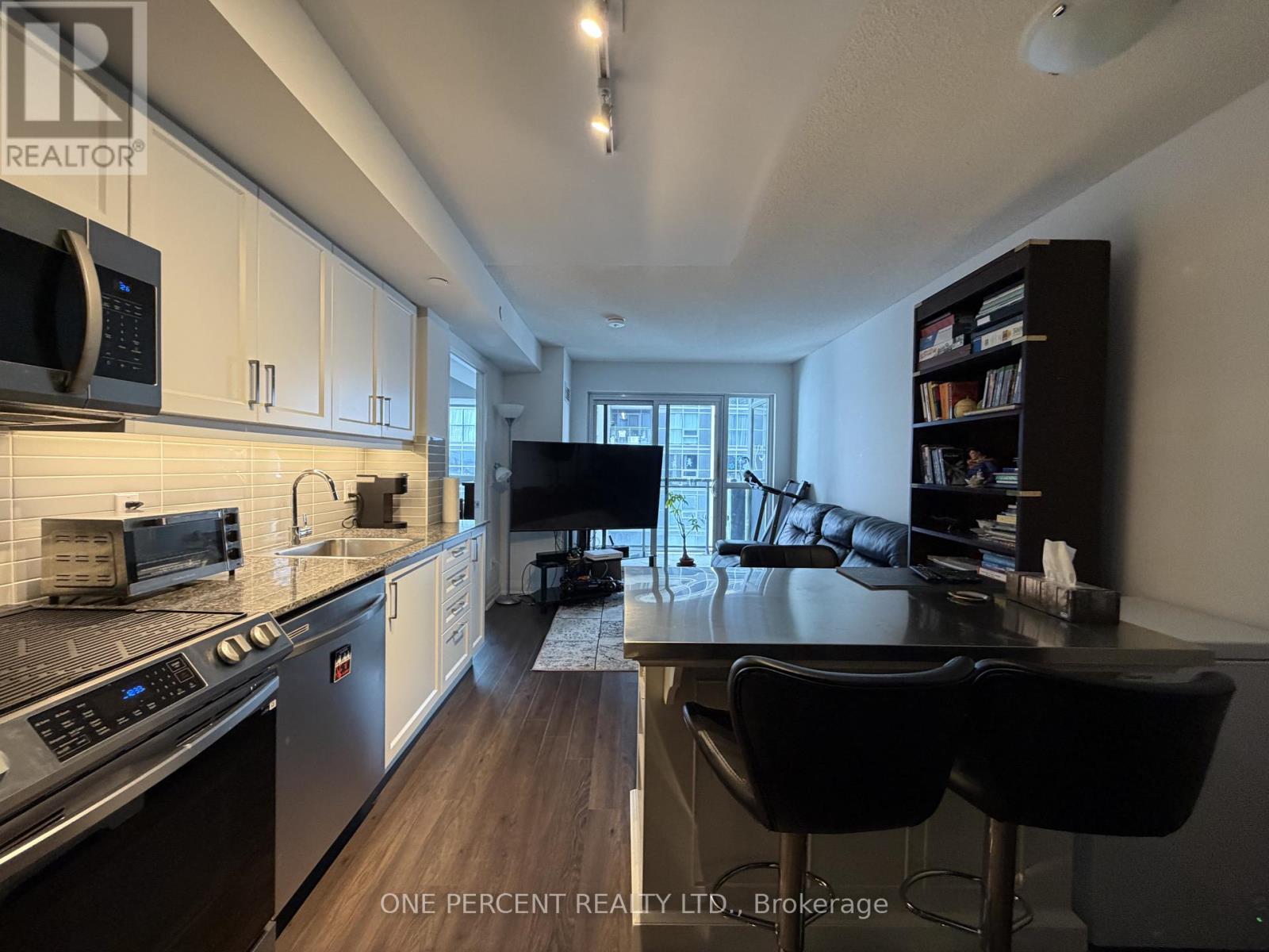 2010 - 20 Meadowglen Place, Toronto, Ontario  M1G 0A9 - Photo 7 - E12764892