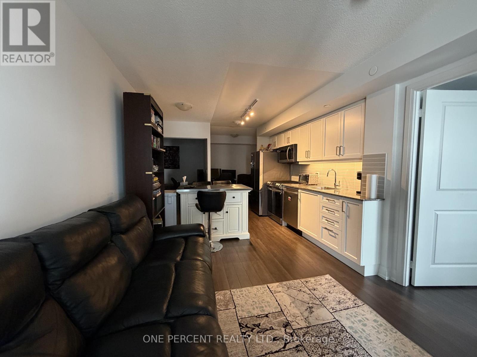 2010 - 20 Meadowglen Place, Toronto, Ontario  M1G 0A9 - Photo 9 - E12764892