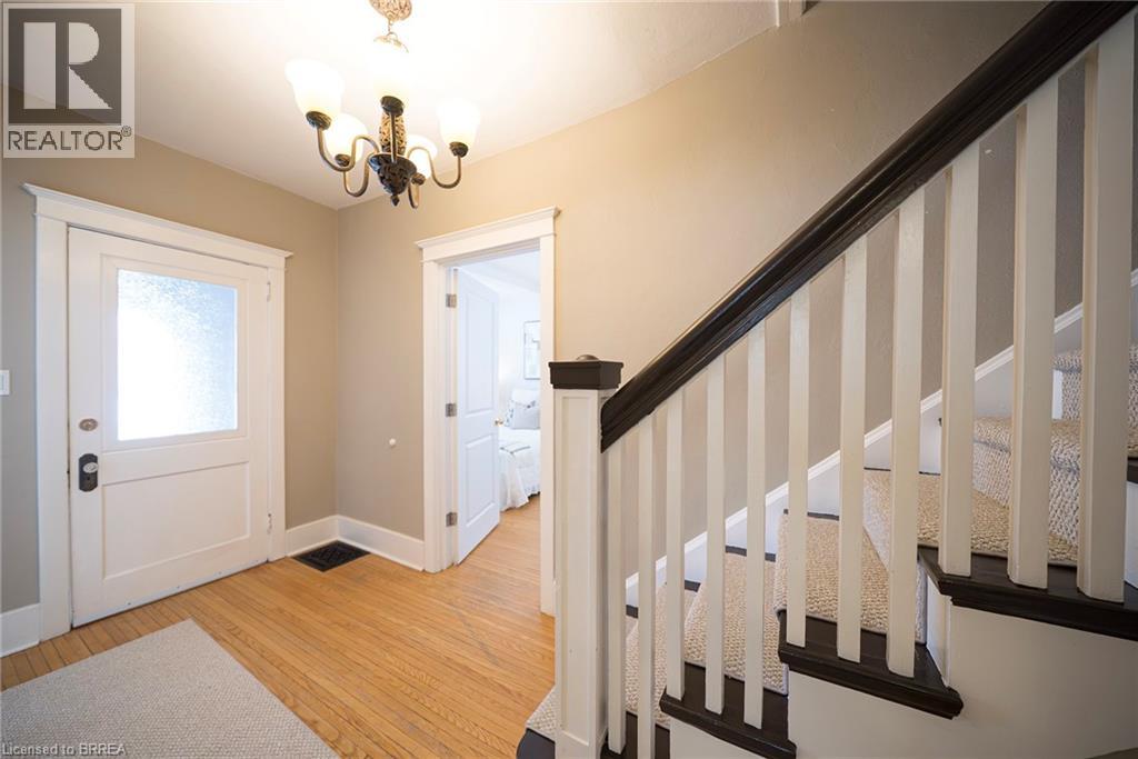 48 Lincoln Avenue, Brantford, Ontario  N3T 4S7 - Photo 3 - 40797787