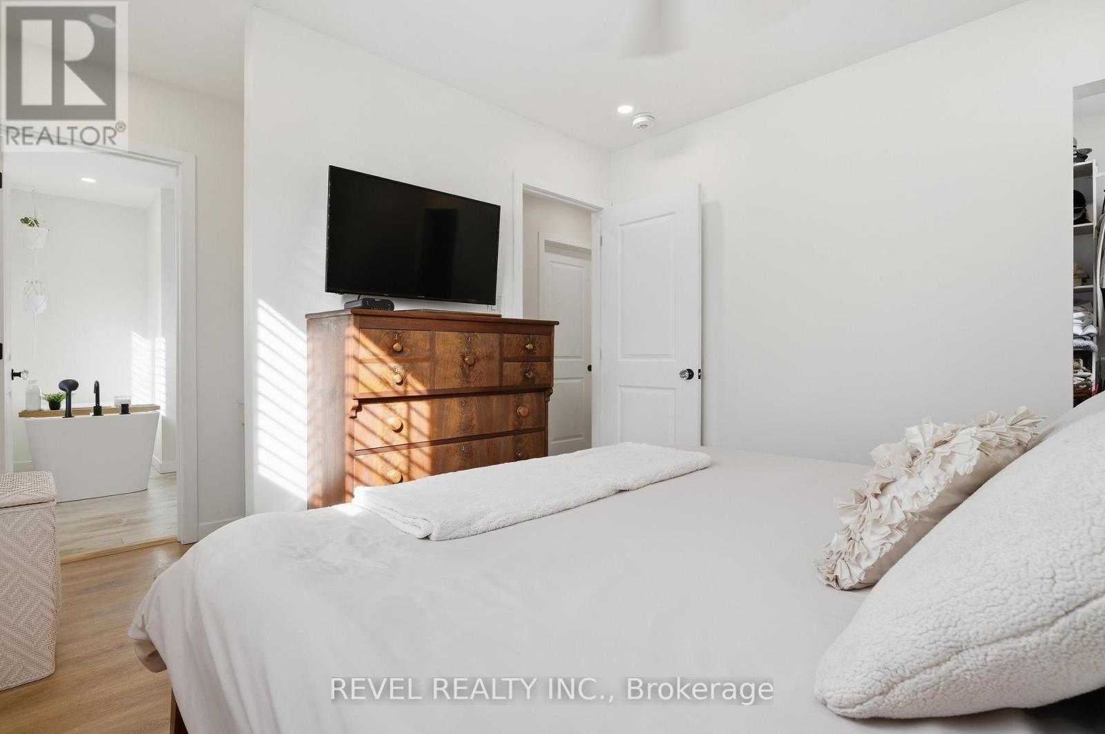 135 Niagara Street, Collingwood, Ontario  L9Y 3X8 - Photo 11 - S12764914