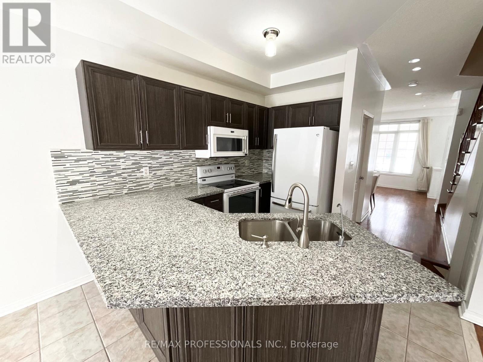 3056 Mcdowell Drive, Mississauga, Ontario  L5M 6J4 - Photo 11 - W12764862