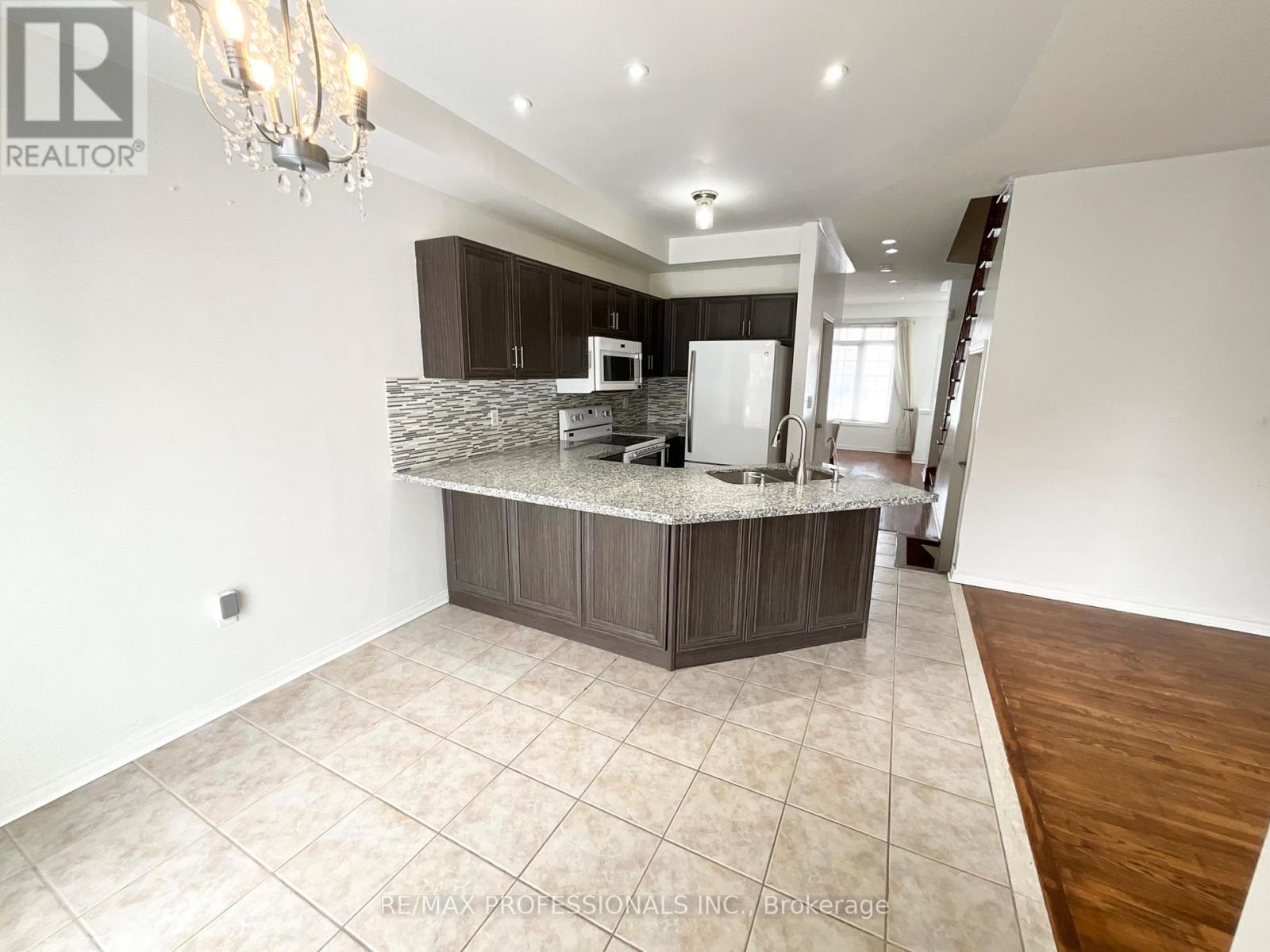 3056 Mcdowell Drive, Mississauga, Ontario  L5M 6J4 - Photo 14 - W12764862