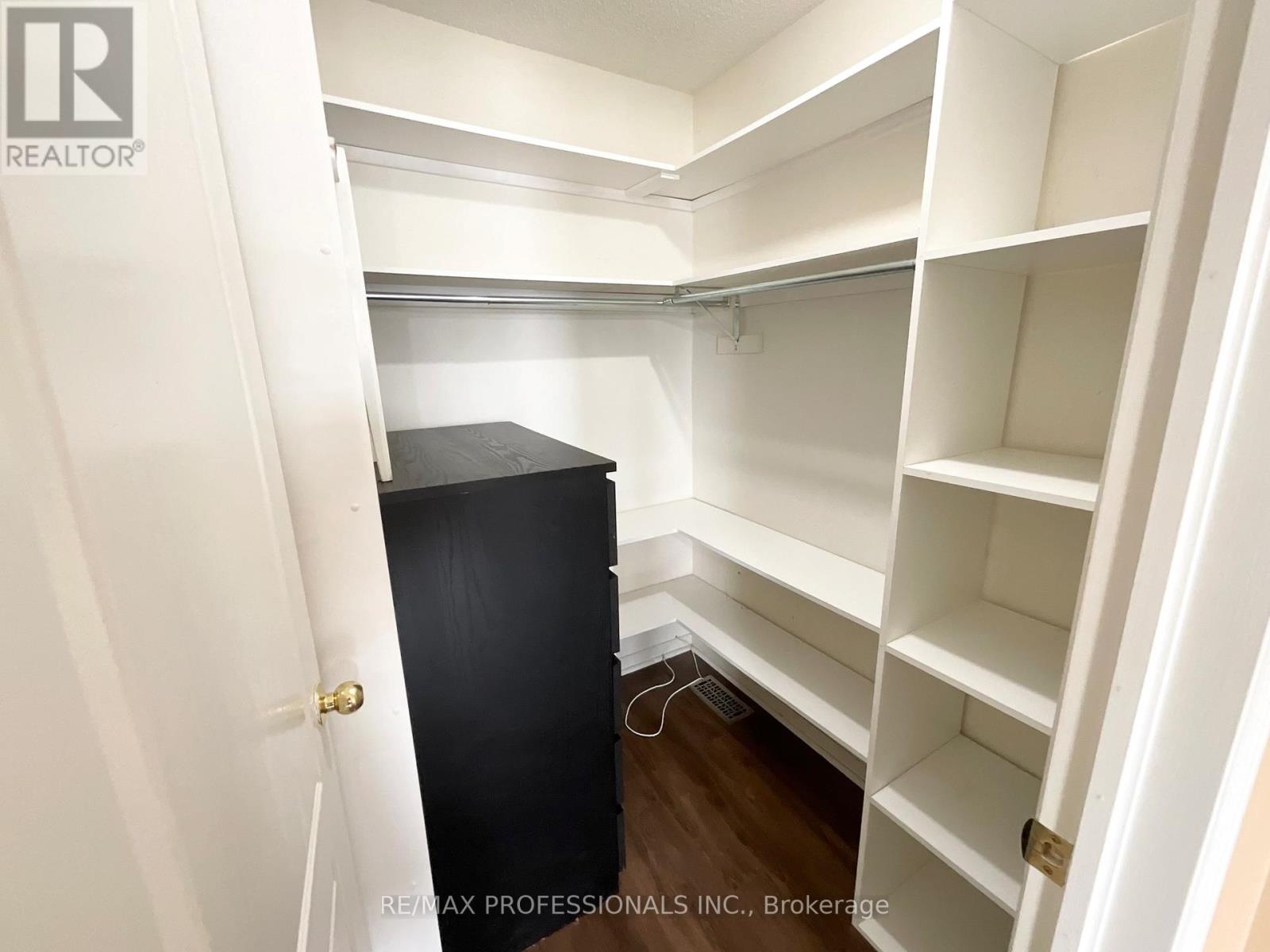 3056 Mcdowell Drive, Mississauga, Ontario  L5M 6J4 - Photo 24 - W12764862