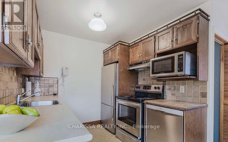 Upper - 2416 Rebecca Street, Oakville, Ontario  L6L 2B2 - Photo 11 - W12764884