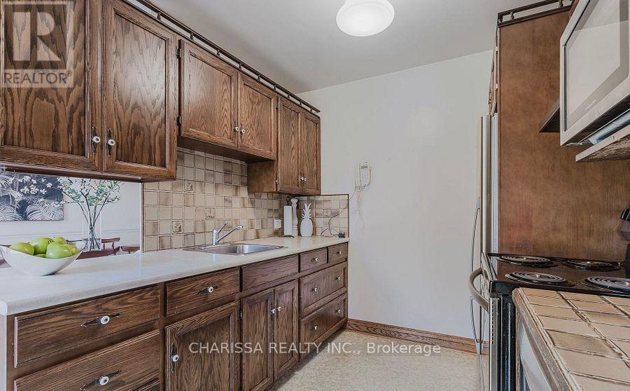 Upper - 2416 Rebecca Street, Oakville, Ontario  L6L 2B2 - Photo 12 - W12764884