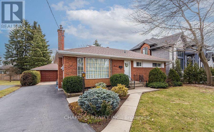 Upper - 2416 Rebecca Street, Oakville, Ontario  L6L 2B2 - Photo 5 - W12764884