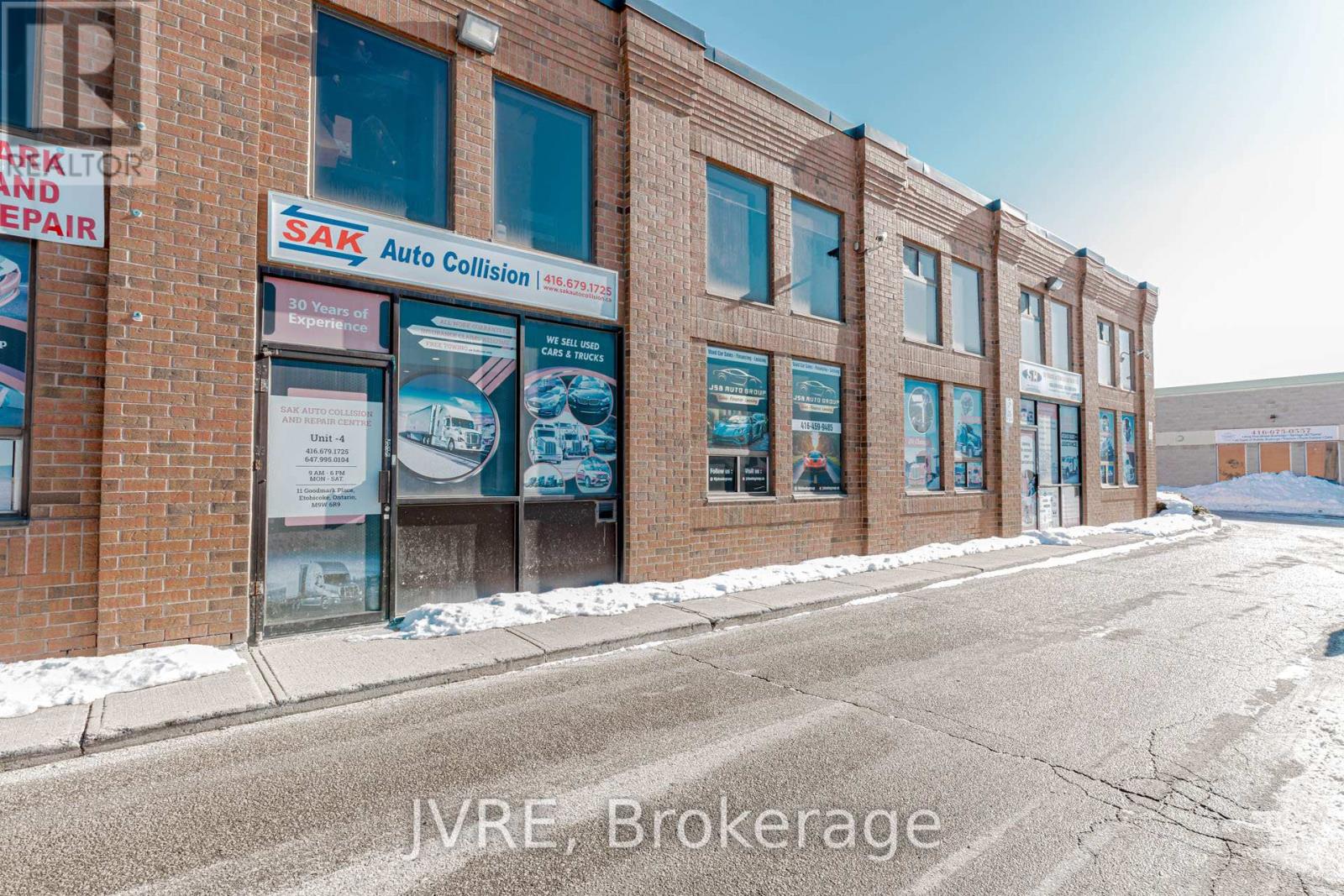 4 - 11 Goodmark Place, Toronto, Ontario  M9W 6R9 - Photo 3 - W12764926