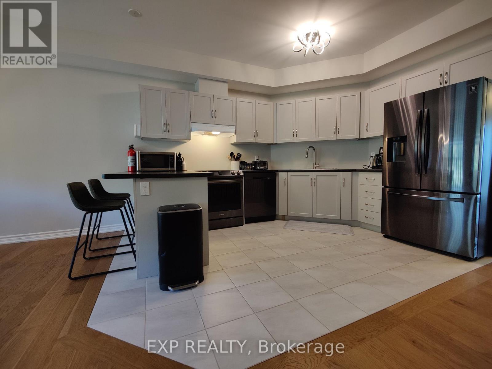 112 Delphi Court, Blue Mountains, Ontario  N0H 1J0 - Photo 3 - X12764890