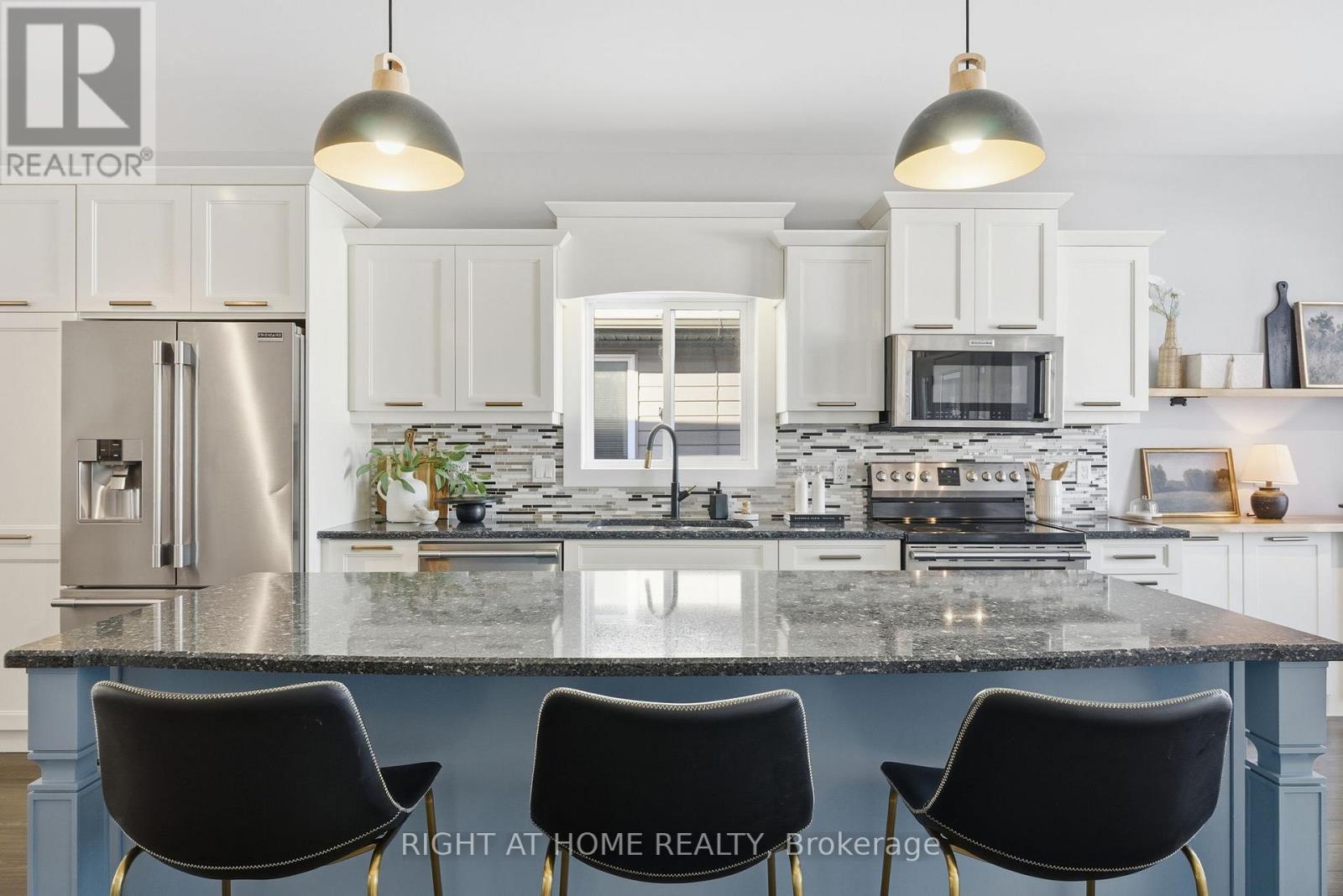 4 Rowan Place, Quinte West, Ontario  K8V 0E1 - Photo 11 - X12764906