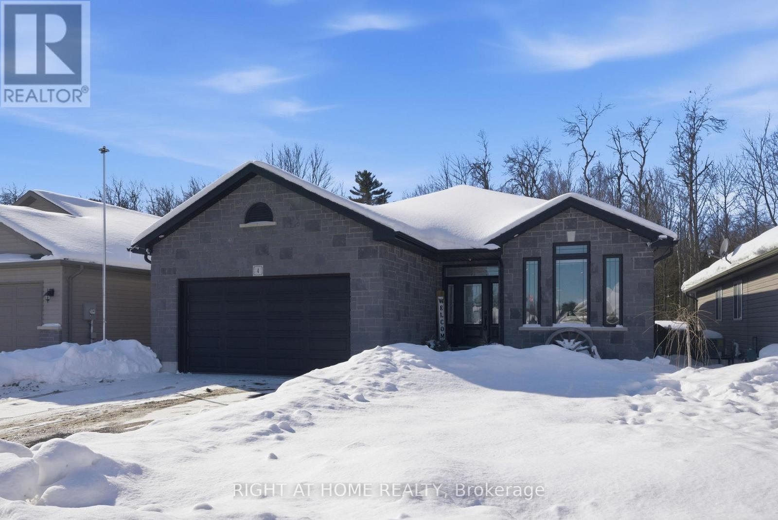 4 Rowan Place, Quinte West, Ontario  K8V 0E1 - Photo 2 - X12764906