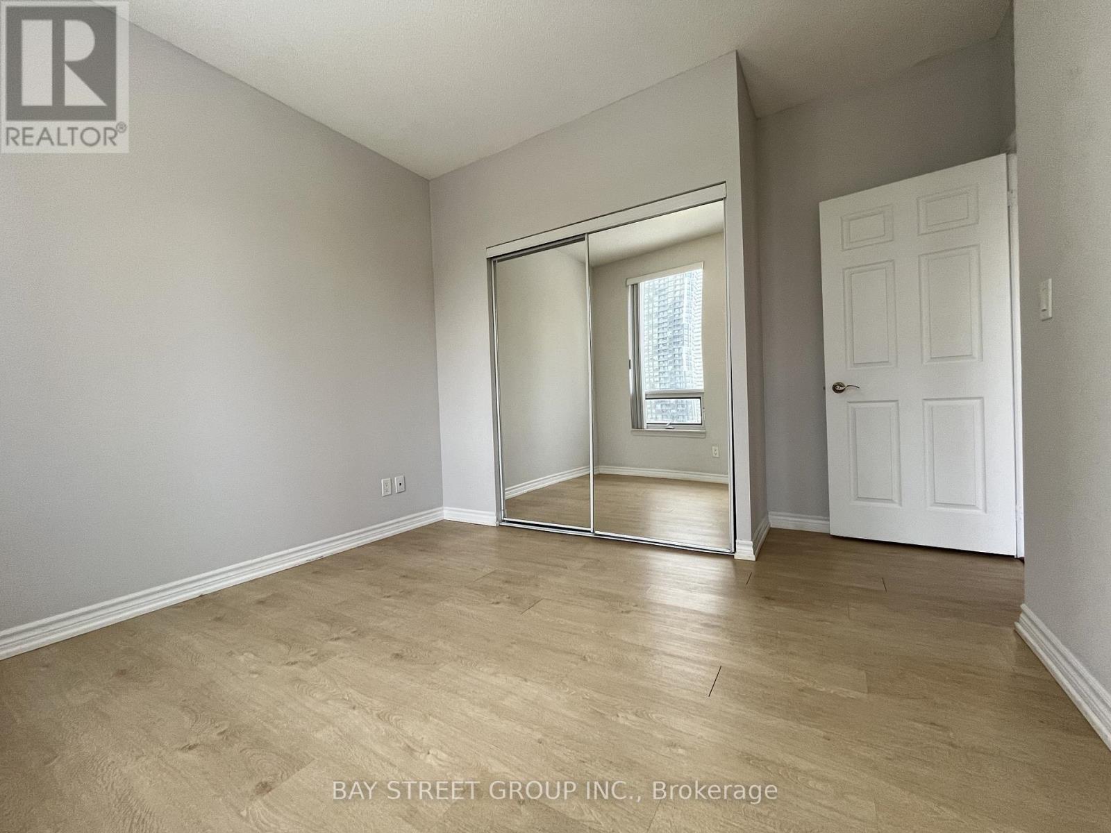 1101 - 388 Prince Of Wales Drive, Mississauga, Ontario  L5B 0A1 - Photo 17 - W12660156