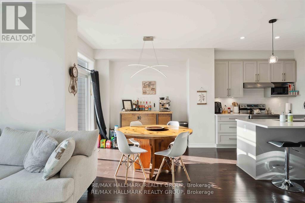 203 Finsbury Avenue, Ottawa, Ontario  K2S 2P8 - Photo 7 - X12764974