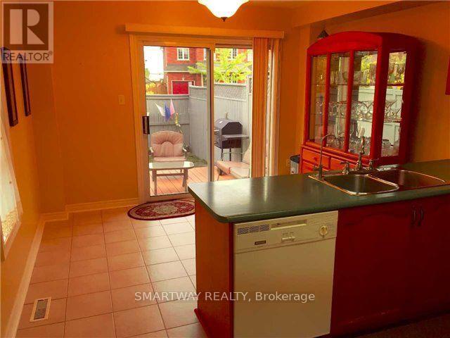 48 Giraffe Avenue, Brampton (Sandringham-Wellington), Ontario  L6R 1Y9 - Photo 2 - W12749118