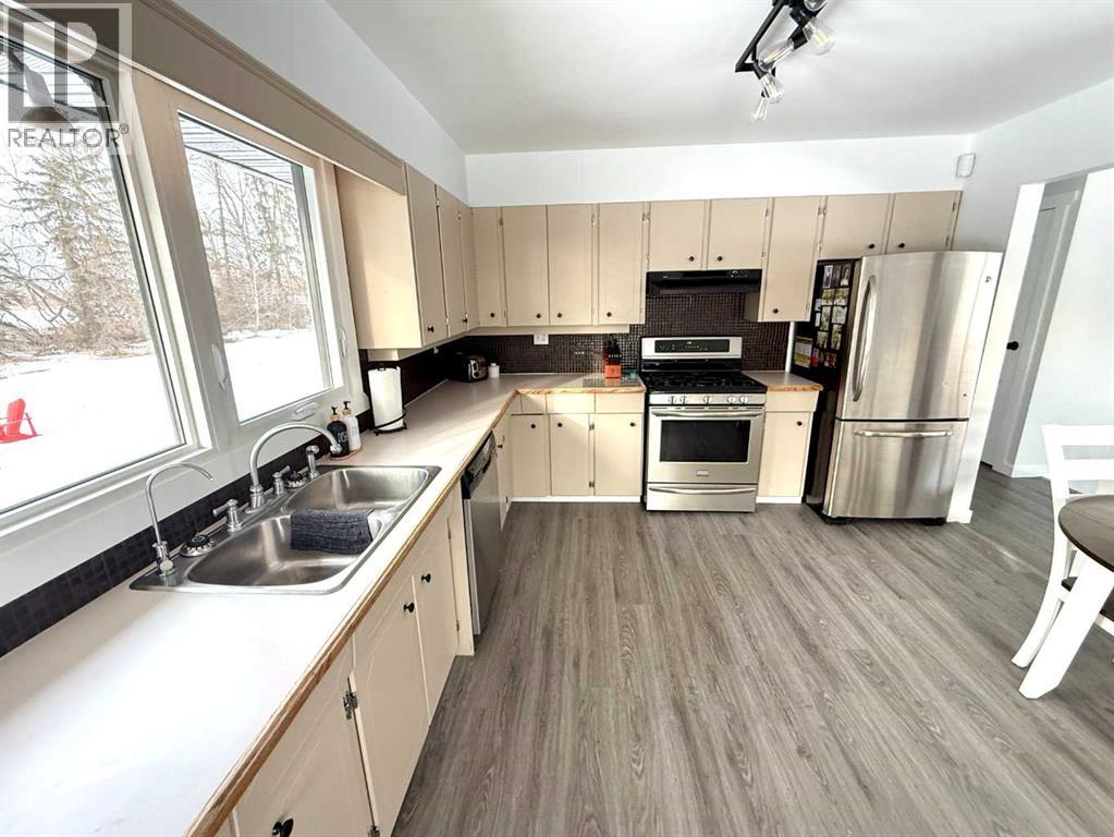 28045 Twp Rd 384, Rural Red Deer County, Alberta  T4E 3E3 - Photo 12 - A2281273