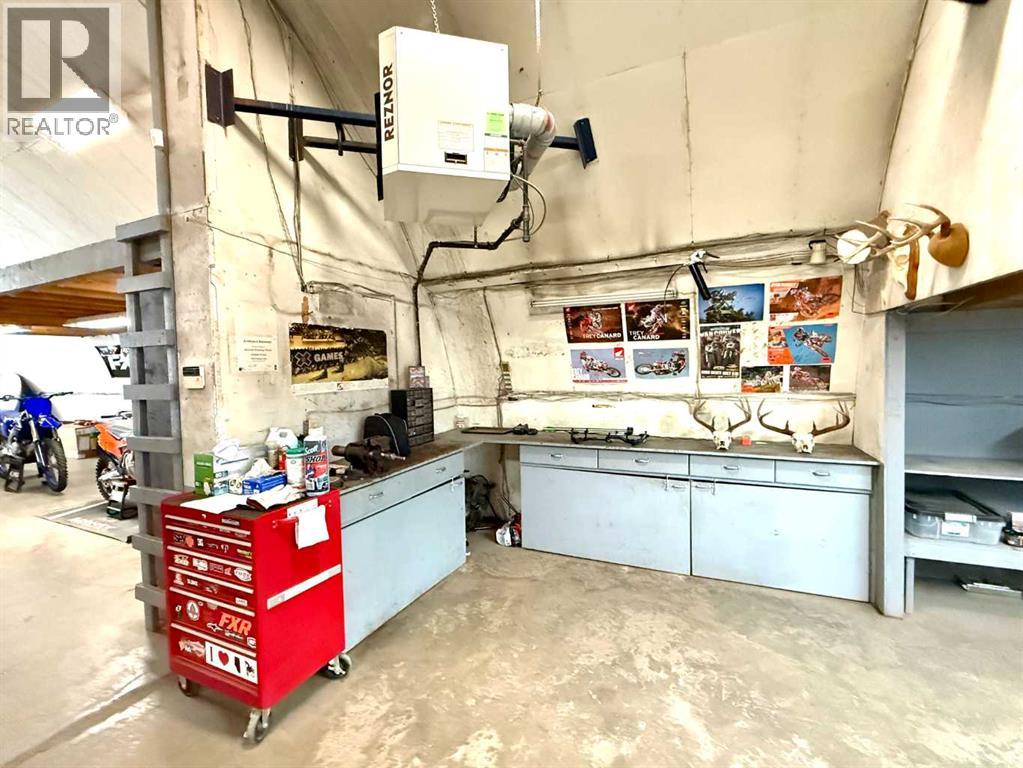 28045 Twp Rd 384, Rural Red Deer County, Alberta  T4E 3E3 - Photo 19 - A2281273