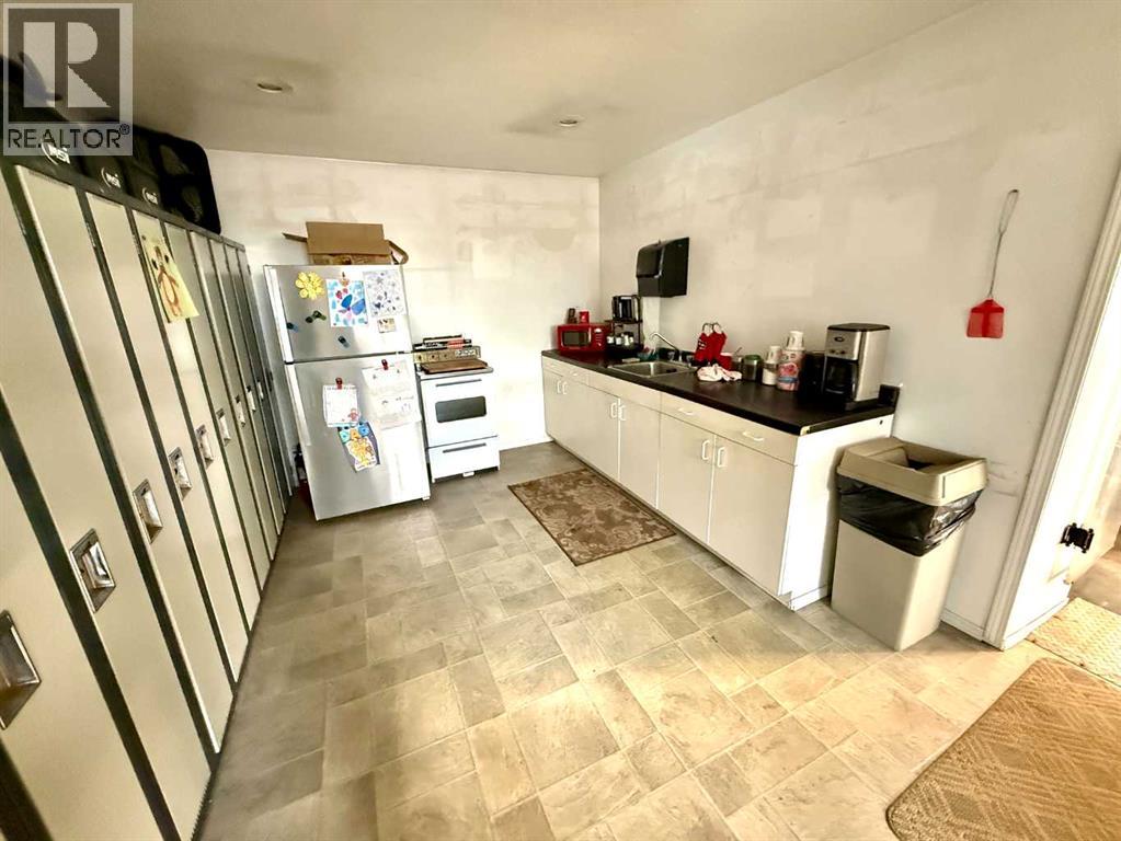 28045 Twp Rd 384, Rural Red Deer County, Alberta  T4E 3E3 - Photo 27 - A2281273