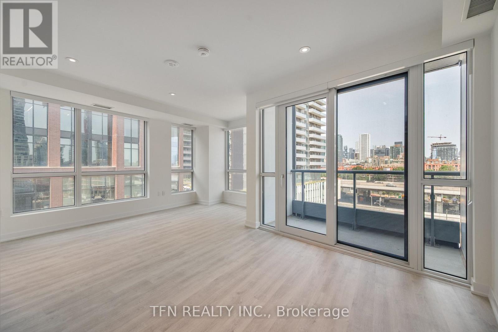 729 - 15 Richardson Street, Toronto (Waterfront Communities), Ontario  M5A 0Y5 - Photo 2 - C12764958