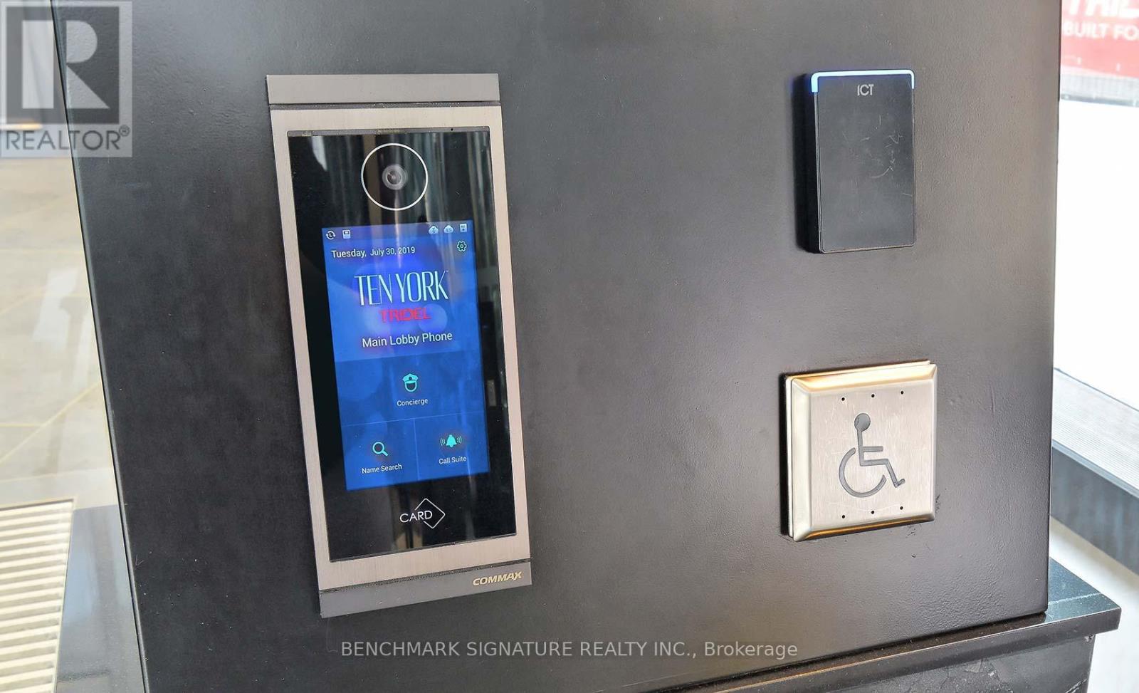 5807 - 10 York Street, Toronto (Waterfront Communities), Ontario  M5J 0E1 - Photo 8 - C12764546