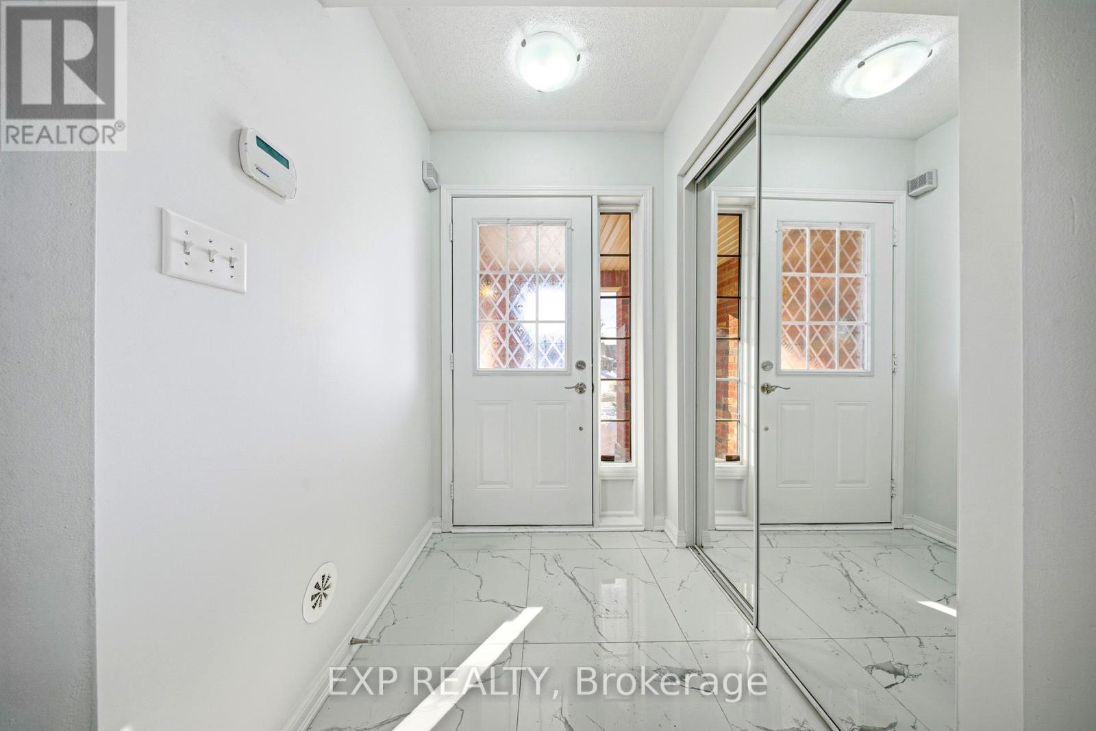 22 Donomore Drive, Brampton (Northwest Brampton), Ontario  L7A 0S7 - Photo 6 - W12764938