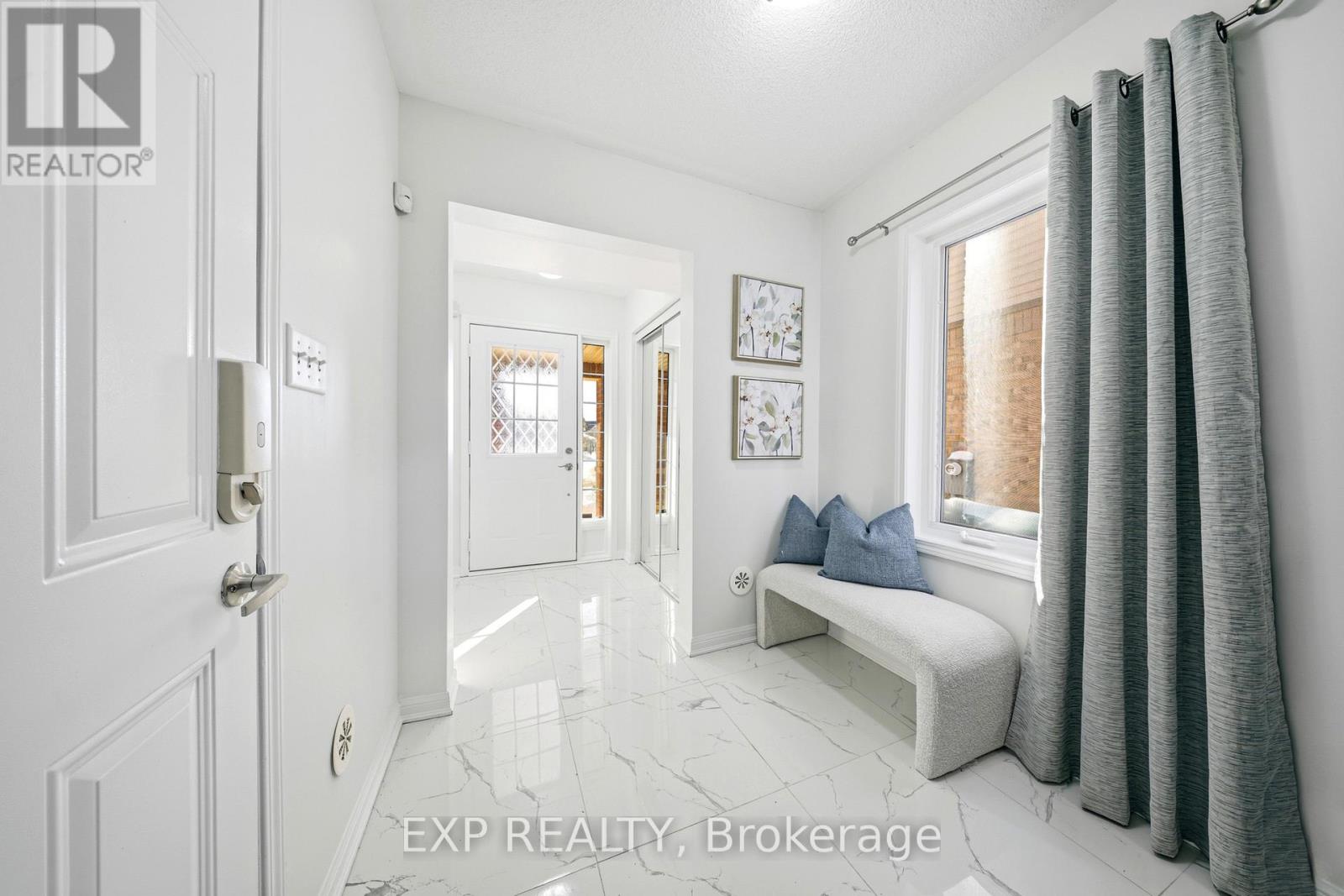 22 Donomore Drive, Brampton (Northwest Brampton), Ontario  L7A 0S7 - Photo 7 - W12764938