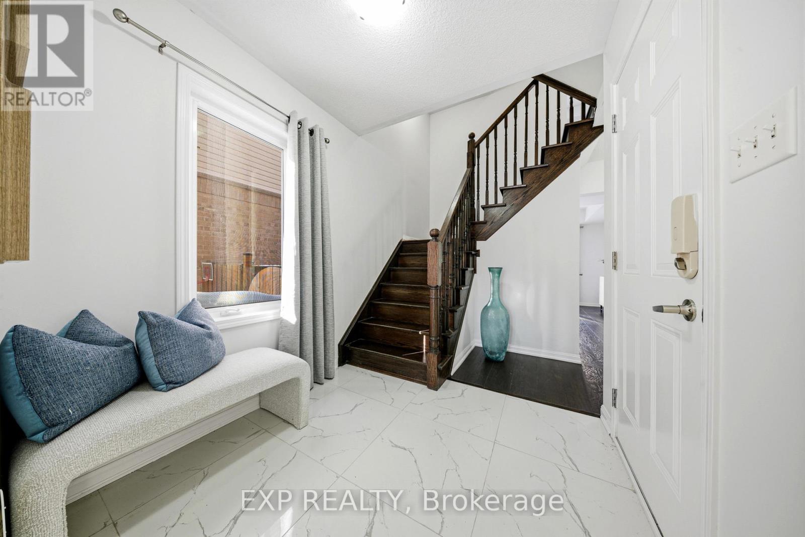 22 Donomore Drive, Brampton (Northwest Brampton), Ontario  L7A 0S7 - Photo 8 - W12764938