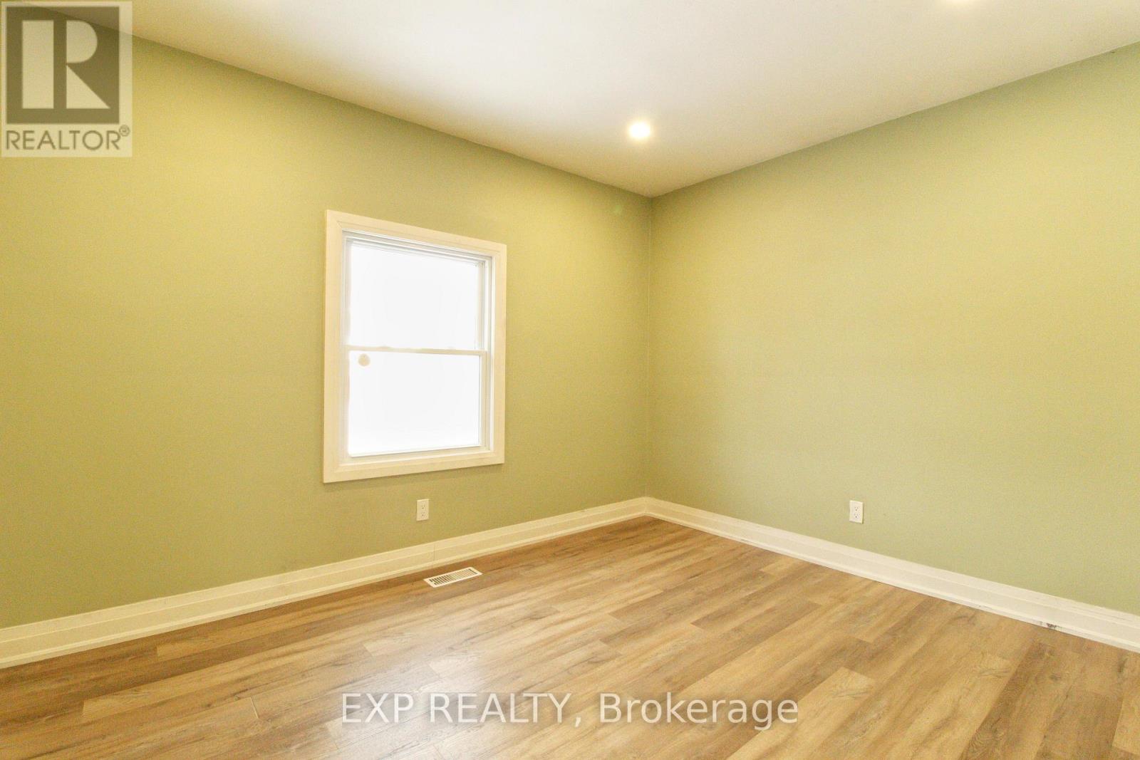 Main - 1243 Langmuir Avenue, London East, Ontario  N5W 2G2 - Photo 8 - X12764966