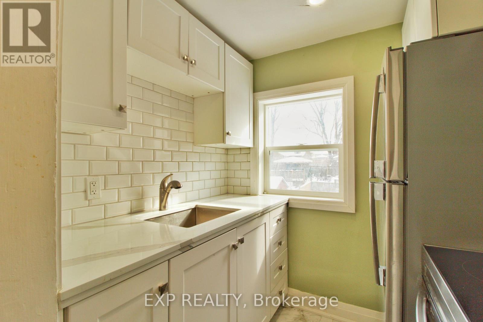 UPPER - 1243 LANGMUIR AVENUE, london east (east m), Ontario