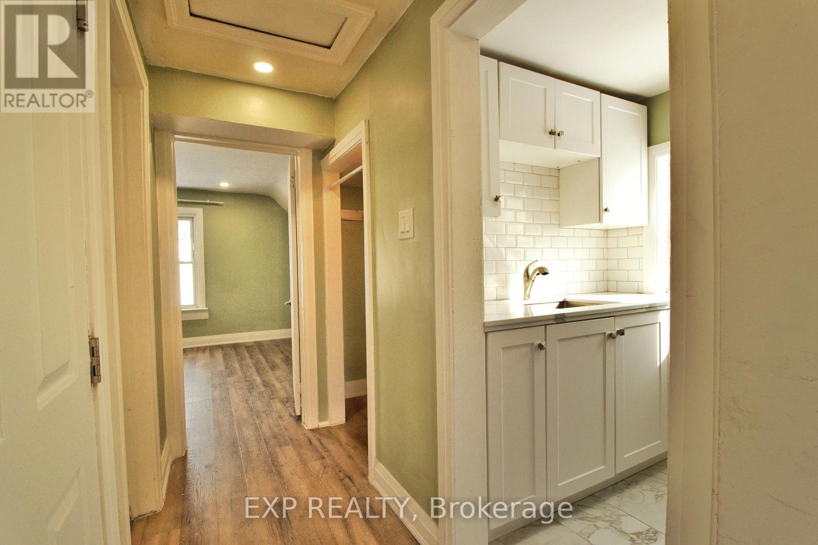 Upper - 1243 Langmuir Avenue, London East (East M), Ontario  N5W 2G2 - Photo 8 - X12764968